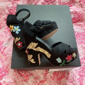 EUC Dolce & Gabbana Black Suede Platform Sandals with Flower Embroidery Studs 38